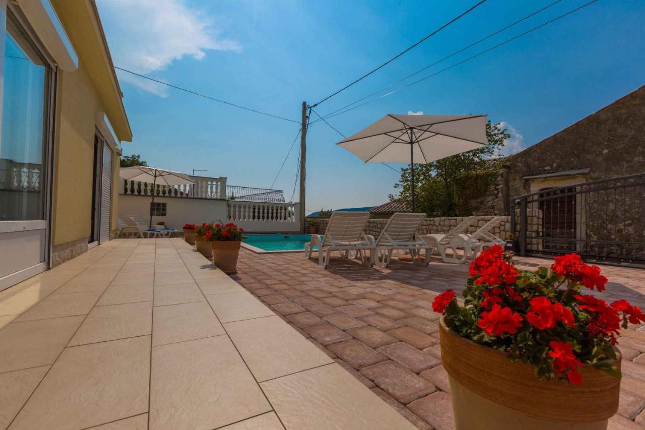 Holiday Home In Grizane 39285 Bagian luar foto